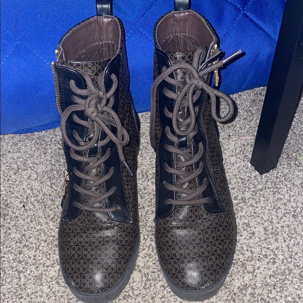 Daisy Fuentes zipper/Lace-Up Women's Boots